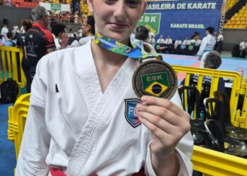 Atleta de Linhares conquista duas medalhas e garante vaga na final do Brasileiro de Karatê