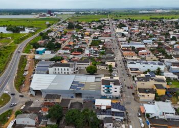 Prefeitura de Linhares apresenta projeto final de macrodrenagem em Bebedouro e entrega de dezenas de títulos de regularização fundiária