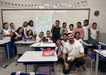 Professor transforma preparação para o PAEBES em livro digital e inspira alunos do 5º ano em Linhares