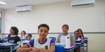 Linhares lidera investimentos em educação entre municípios do interior e já climatizou 33 escolas e CEIMs