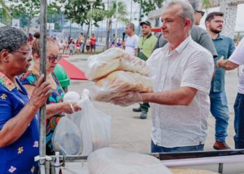 Município de Vila Velha realiza ações de troca de recicláveis por pães e de adoção de animais