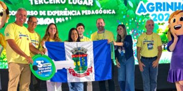 Professora de Linhares conquista terceiro lugar no Agrinho 2026 e ganha moto zero km